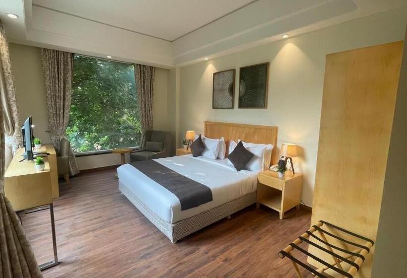 בית מלון כפרי Saltstayz Corporate Suite  Golf Course Road And Near Galleria Market