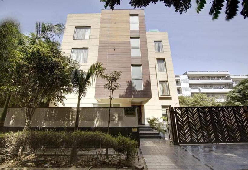 בית מלון כפרי Saltstayz Corporate Suite  Golf Course Road And Near Galleria Market