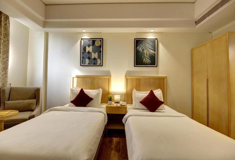 בית מלון כפרי Saltstayz Corporate Suite  Golf Course Road And Near Galleria Market