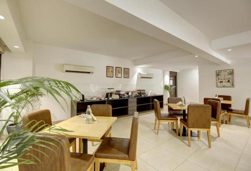 בית מלון כפרי Saltstayz Corporate Suite  Golf Course Road And Near Galleria Market