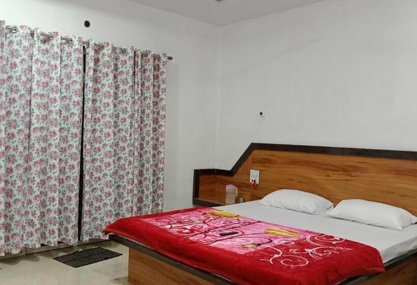 בית מלון כפרי Samarth Cottage By Holiday Villass Mahabaleshwar