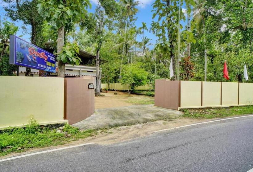 Отель O Revathy Tourist Home