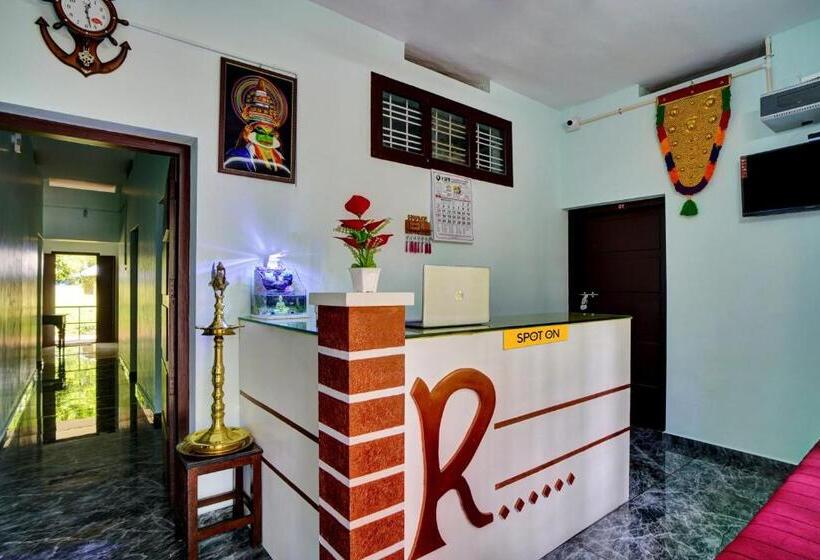 Отель O Revathy Tourist Home