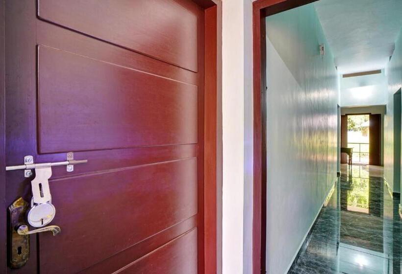 Отель O Revathy Tourist Home