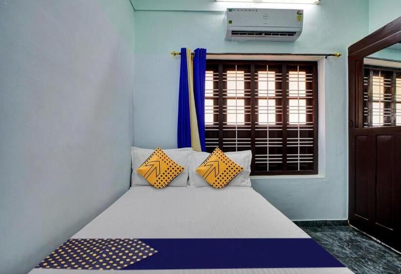 Отель O Revathy Tourist Home