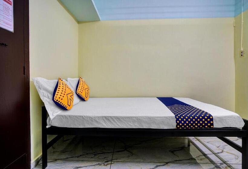 Отель O Revathy Tourist Home