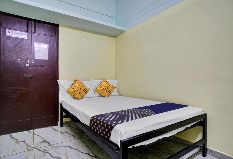 Отель O Revathy Tourist Home