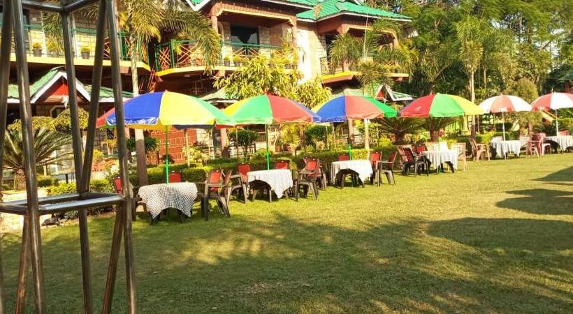 בית מלון כפרי Vip S Ruposhi Bangla Eco Resort