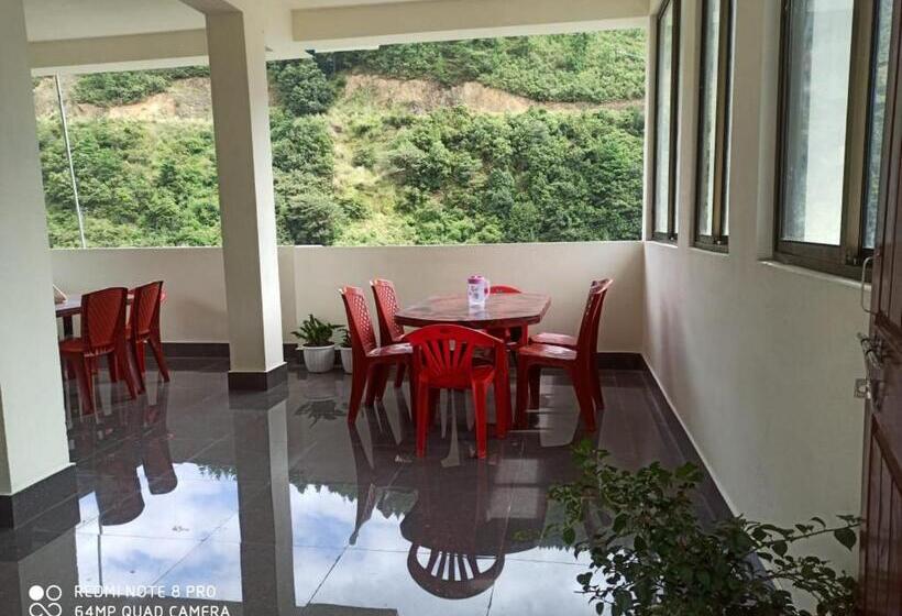 호텔 Wangdis Homestay