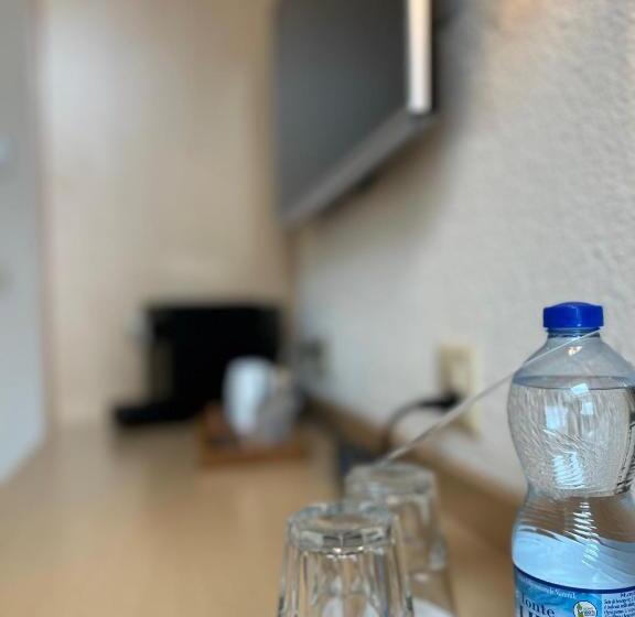 Motel Felmis Self Check In