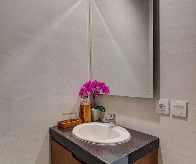 Oyo Life 92852 Singgah Hotel Legian