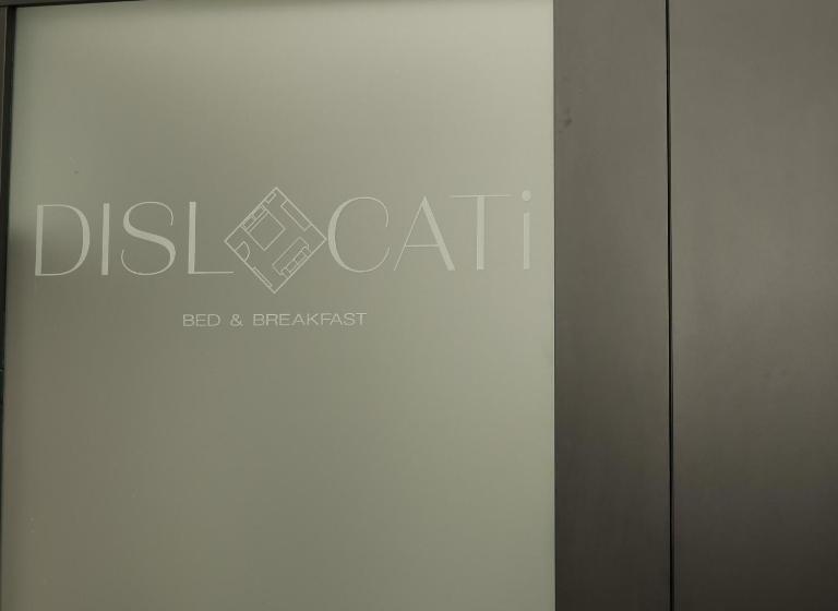 Пансион Dislocati Bnb   Jacuzzi Privata   Cucina   Tv60   Minimal Luxury