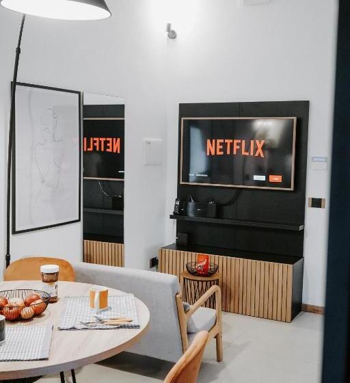 Пансион Dislocati Bnb   Jacuzzi Privata   Cucina   Tv60   Minimal Luxury