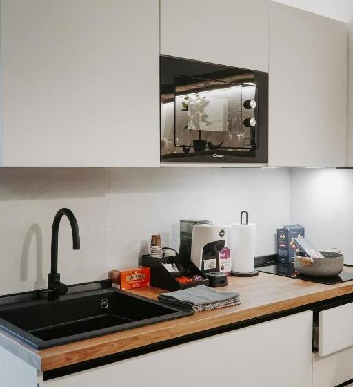 Пансион Dislocati Bnb   Jacuzzi Privata   Cucina   Tv60   Minimal Luxury