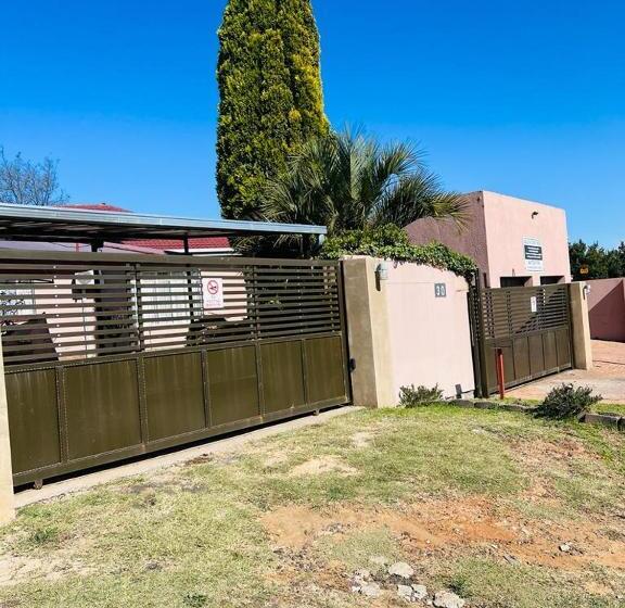 פנסיון Exclusive Guest House