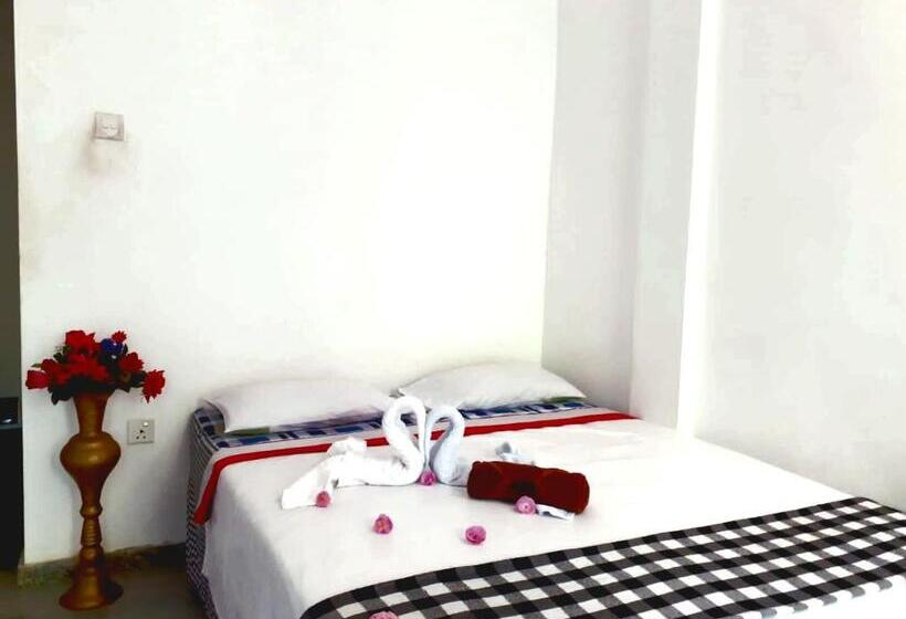 بنسيون Green Shade Resort & Haritha Sewana