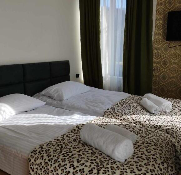 پانسیون Guesthouse Oni Li