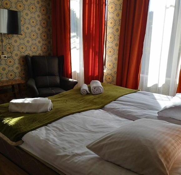 پانسیون Guesthouse Oni Li