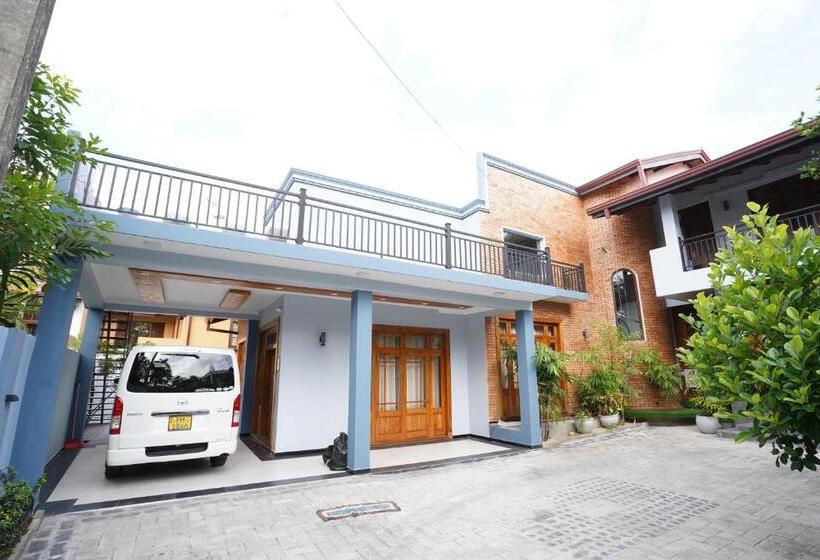 펜션 Jaruv Royal Residencies