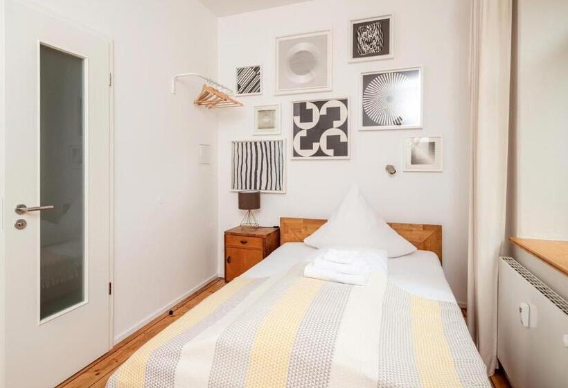 פנסיון Künstlerzimmer Im Kulturhaus Häselburg