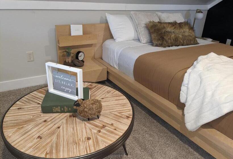펜션 Lakewoods Urban Suite