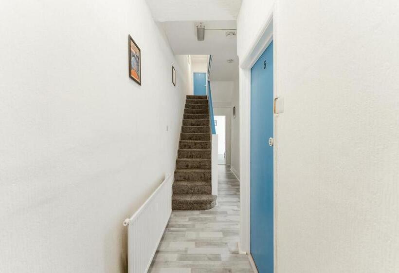 פנסיון Leyton Comfy Double Rooms   50