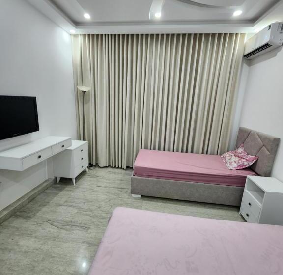 פנסיון Maison D Amour