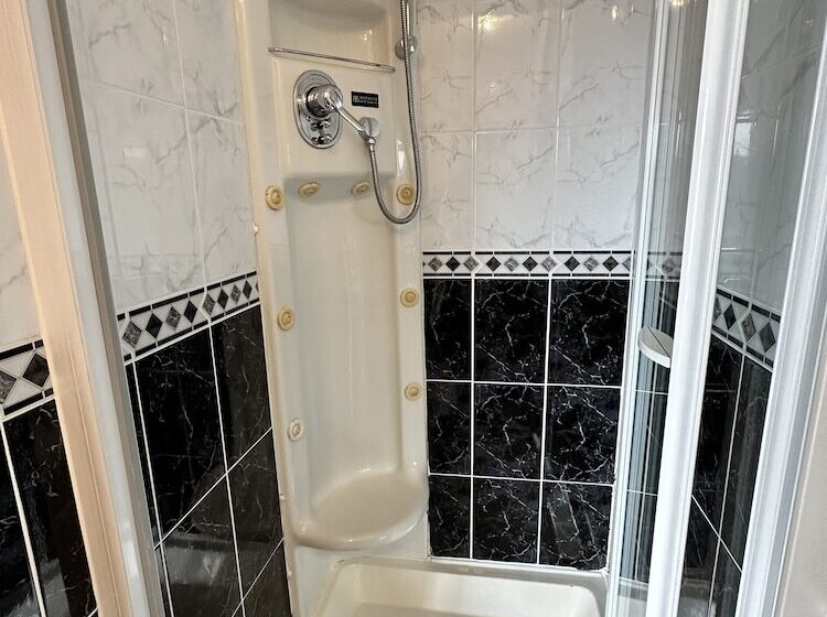 펜션 Malahide Guest Rooms