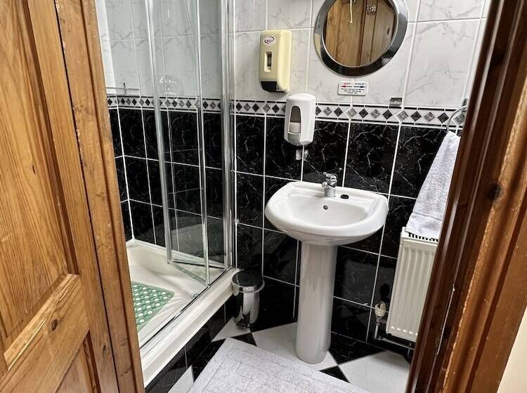 펜션 Malahide Guest Rooms