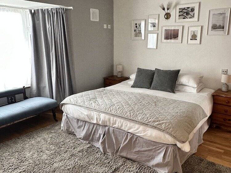 펜션 Malahide Guest Rooms