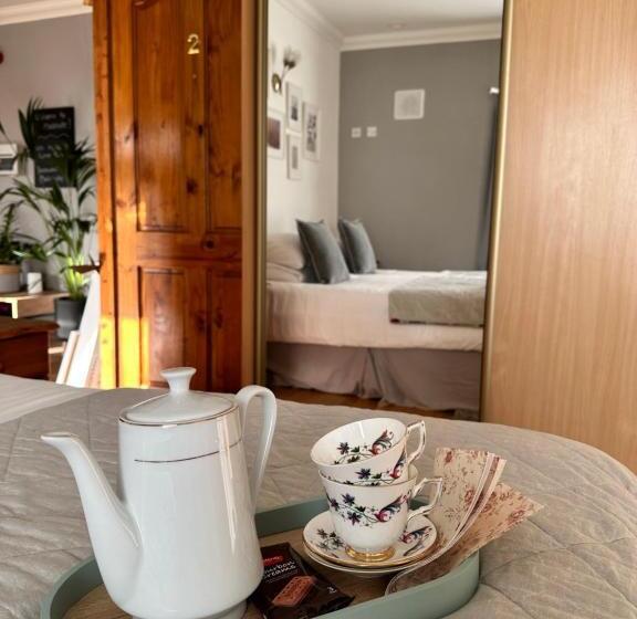 펜션 Malahide Guest Rooms