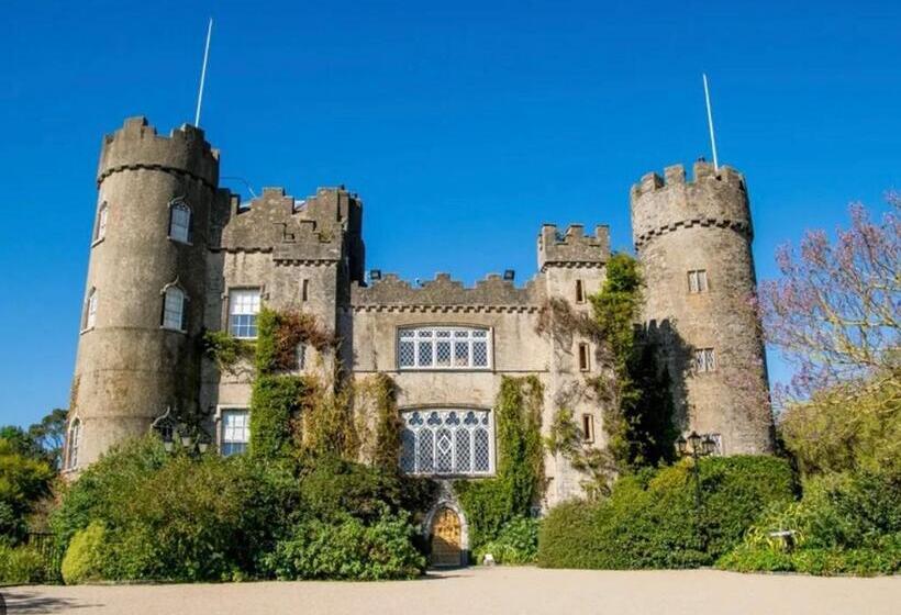 펜션 Malahide Guest Rooms