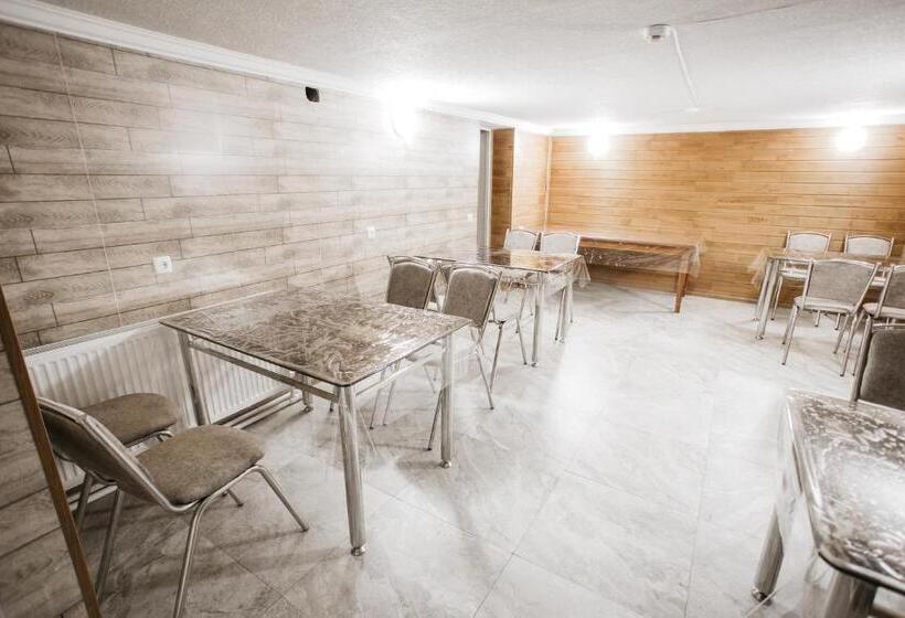 بنسيون Nazarxan