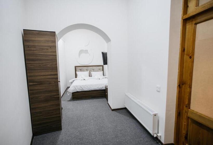 بنسيون Nazarxan