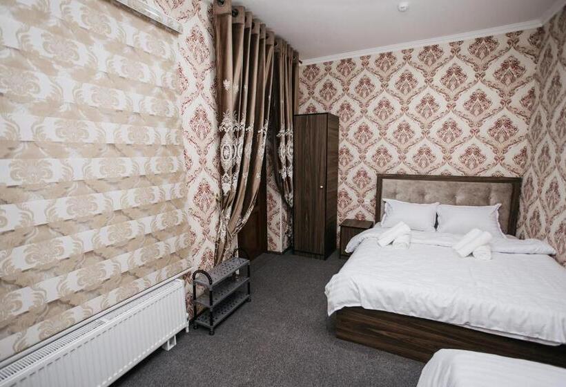 بنسيون Nazarxan