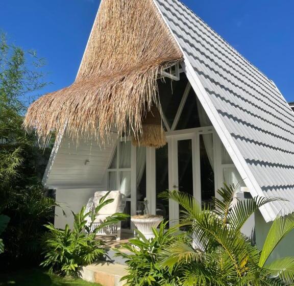 פנסיון Piramida S White Villa S Bali