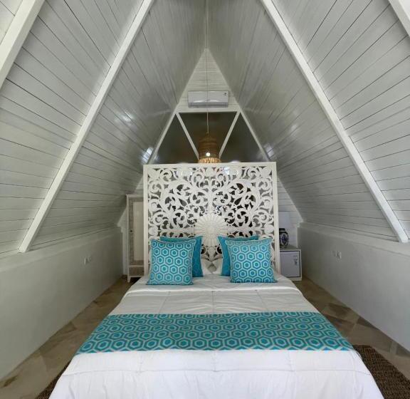 פנסיון Piramida S White Villa S Bali