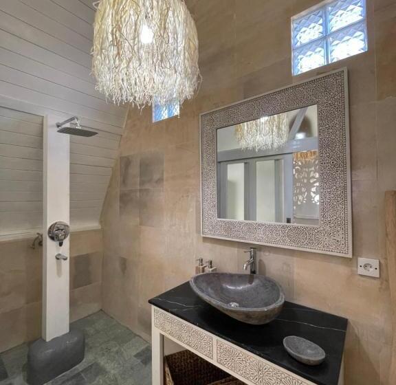 Пансион Piramida S White Villa S Bali