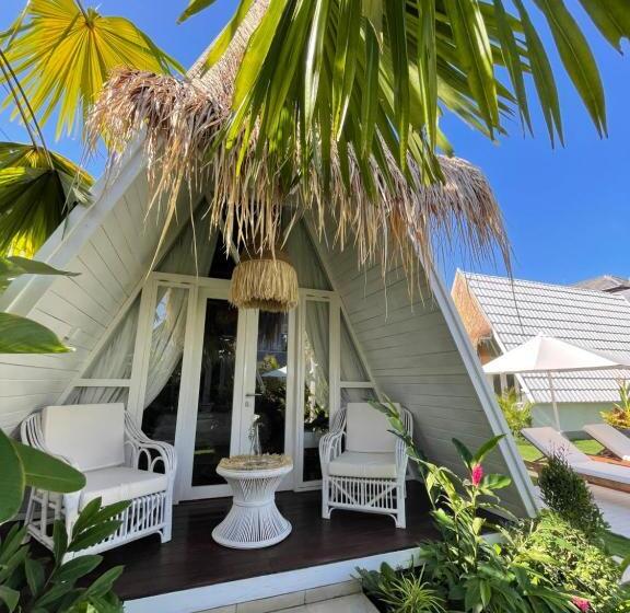 פנסיון Piramida S White Villa S Bali