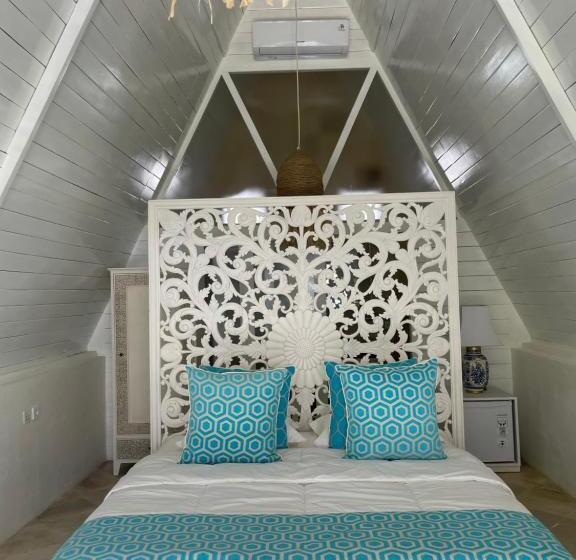 פנסיון Piramida S White Villa S Bali