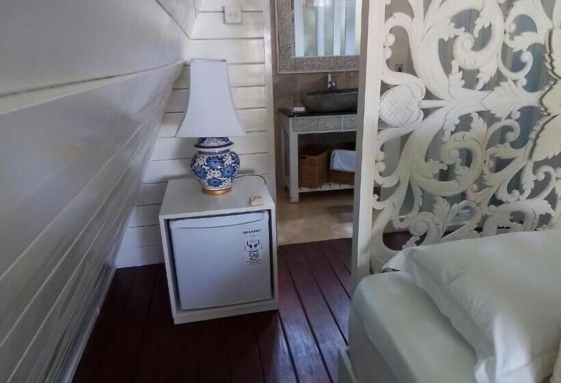 פנסיון Piramida S White Villa S Bali