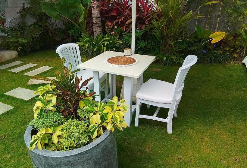 Пансион Piramida S White Villa S Bali