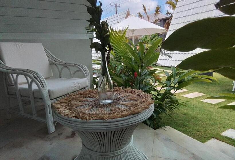 פנסיון Piramida S White Villa S Bali