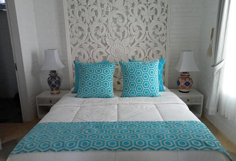 פנסיון Piramida S White Villa S Bali