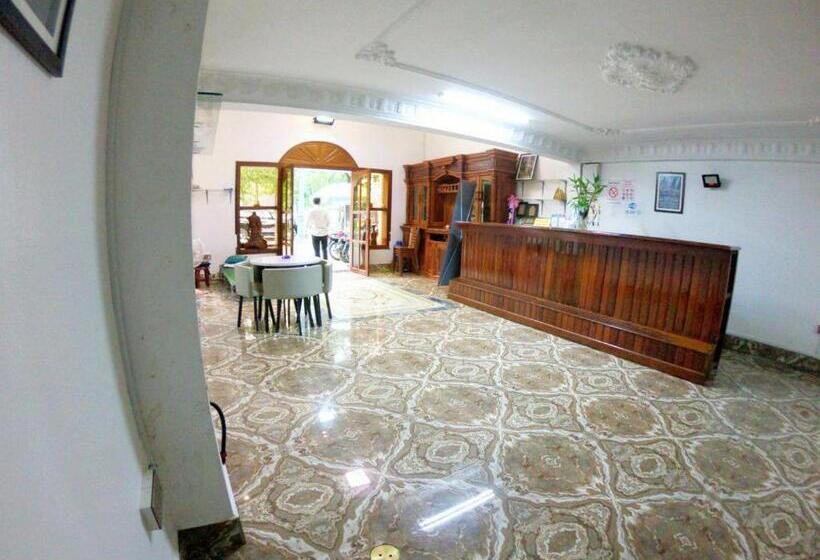 پانسیون Sarah Guesthouse