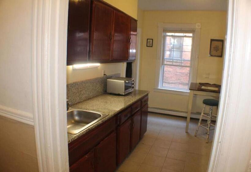 پانسیون West End Haven