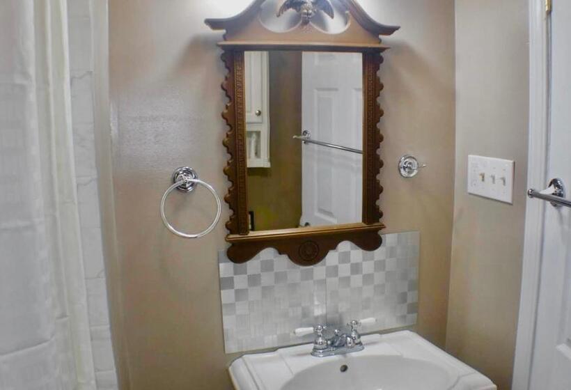 پانسیون West End Haven