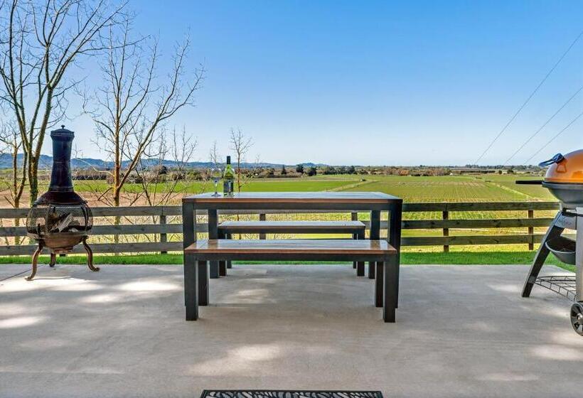 استراحتگاه Black Label Retreats