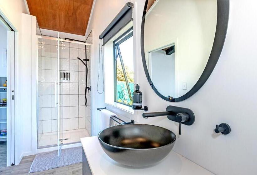 استراحتگاه Black Label Retreats