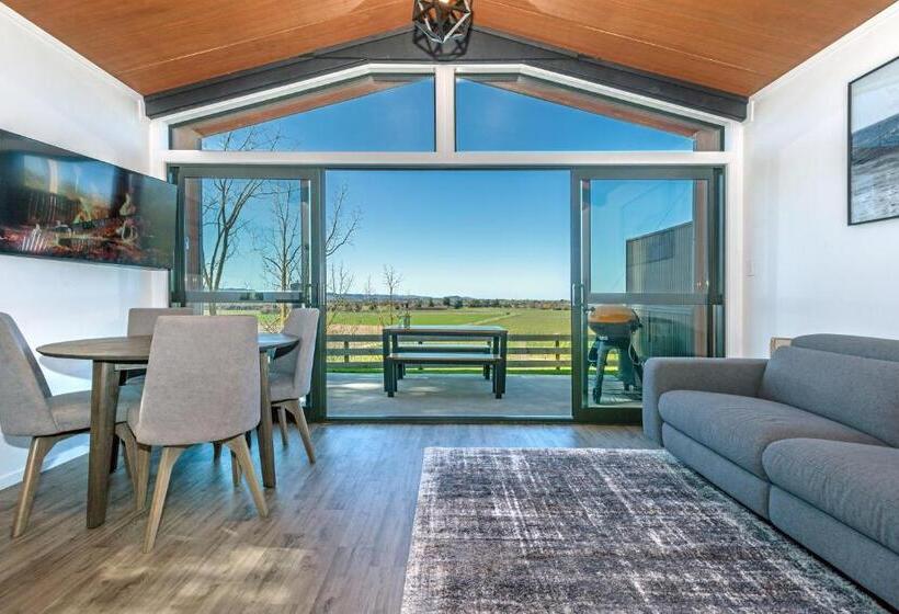 استراحتگاه Black Label Retreats